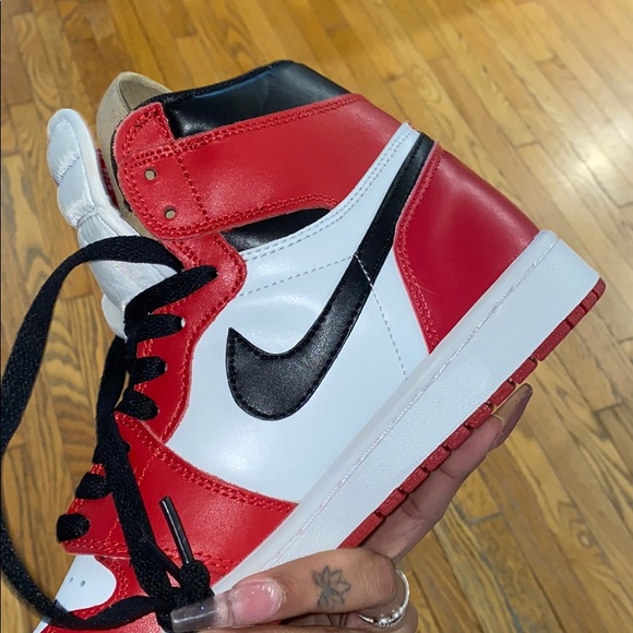 Air Jordan 1s - Picture 8 of 9